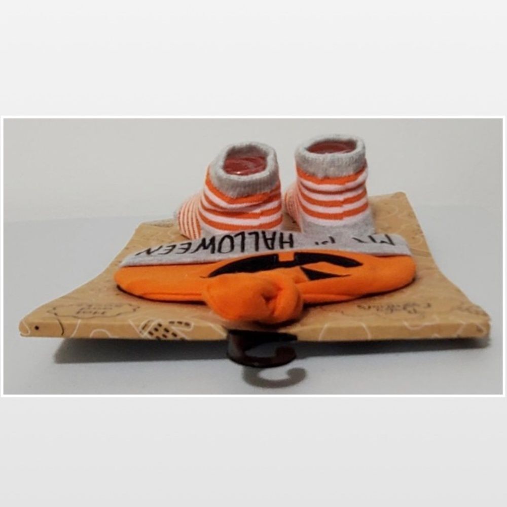 New Hat & Sock Pumpkin Baby Halloween Set 0-6 Months NWT Unisex - Picture 10 of 11